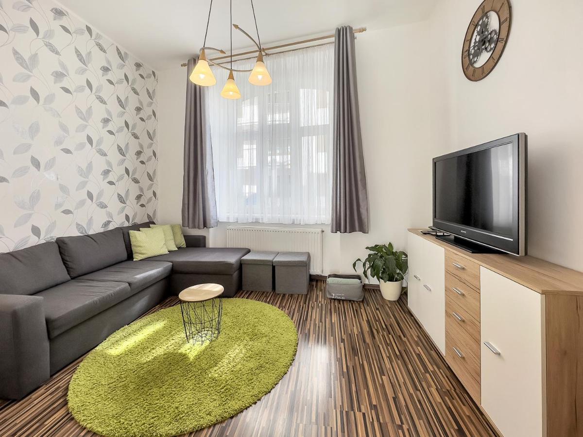 קרלובי וארי Laura'S Apartment מראה חיצוני תמונה