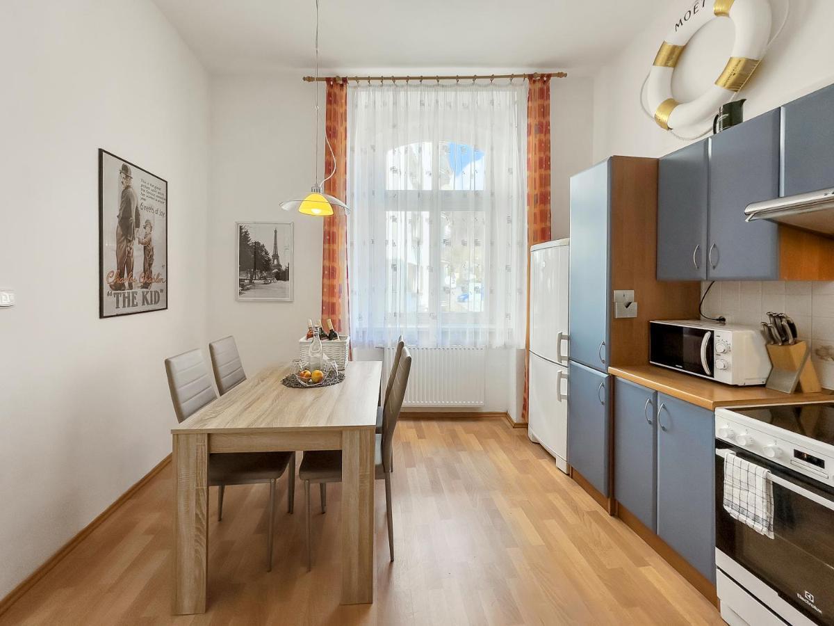 קרלובי וארי Laura'S Apartment מראה חיצוני תמונה
